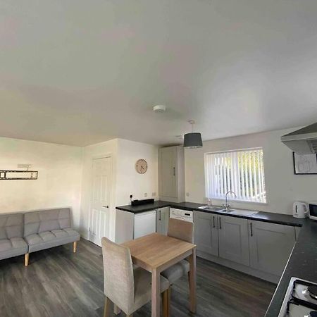 Conveniently Located, Close To City And Quiet Area Londonderry Bagian luar foto