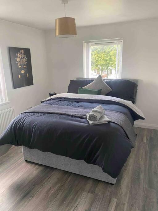Conveniently Located, Close To City And Quiet Area Londonderry Bagian luar foto